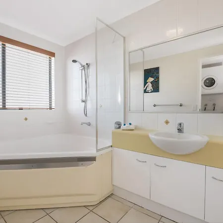 Sunshine Towers Boutique Apartments Maroochydore Exterior photo
