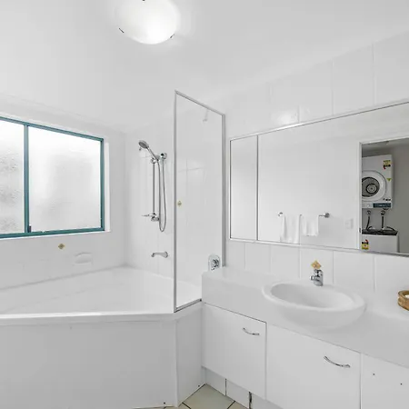 Sunshine Towers Boutique Apartments Maroochydore Exterior photo