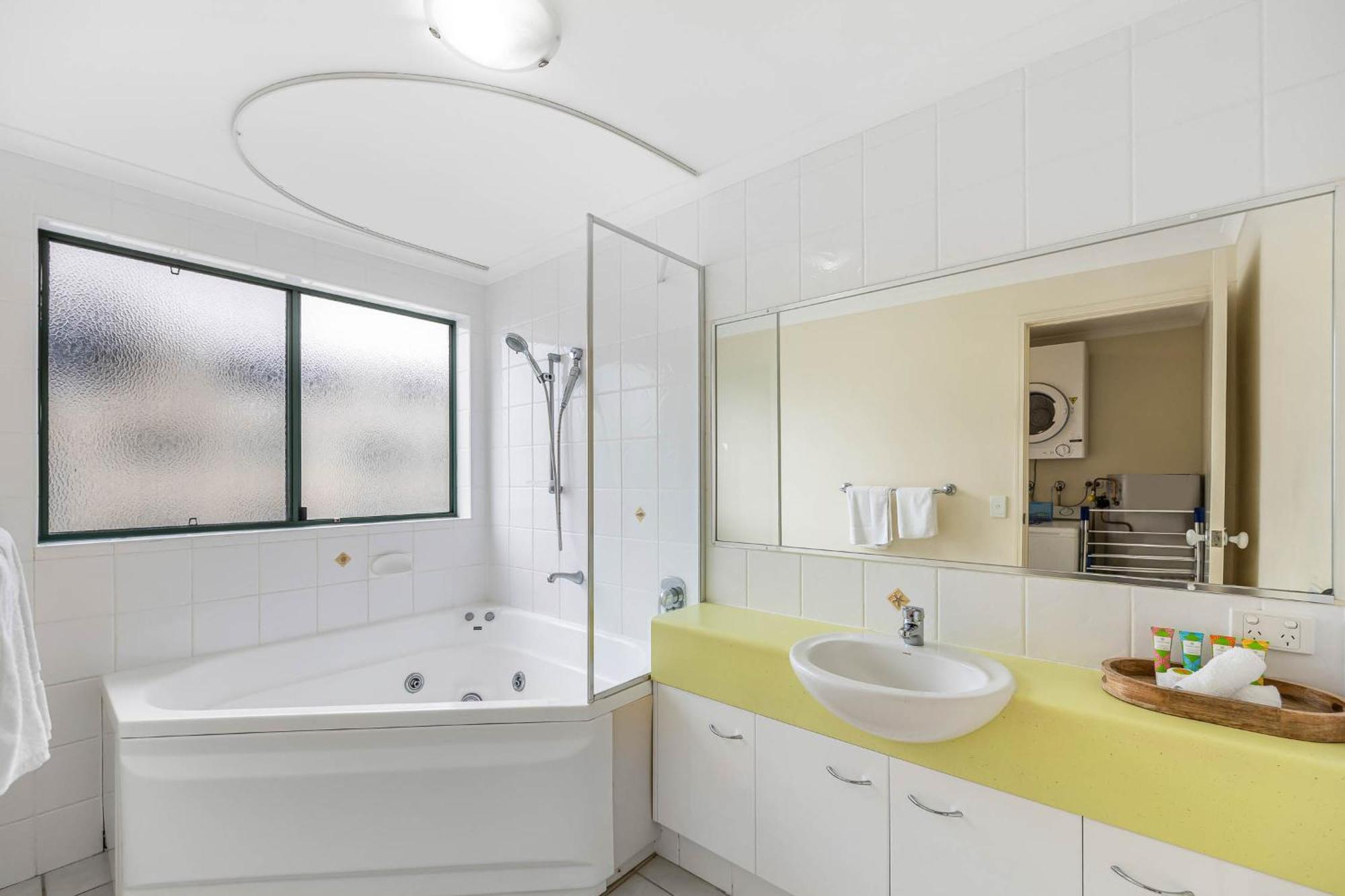 Sunshine Towers Boutique Aparthotel Maroochydore